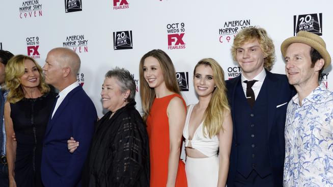 Ема Робъртс се сгоди за Евън Питърс