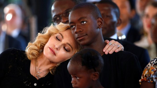 5 знаменитости, занимаващи се с благотворителност