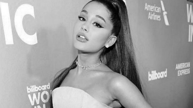 Упс! Ариана Гранде с грешен (с)татус