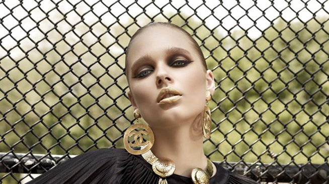 Футиристични нотки в градската мода