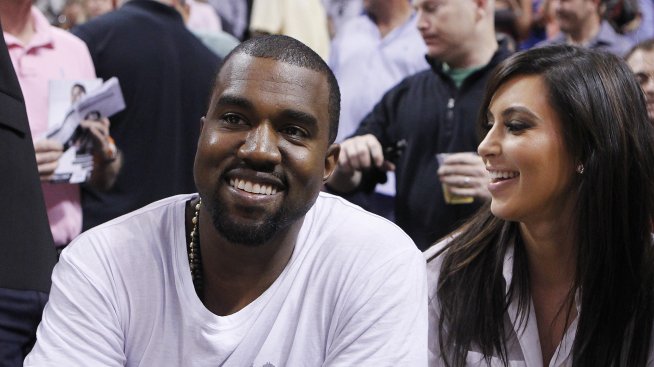 Кание ще прекара Коледа с клана Кардашян