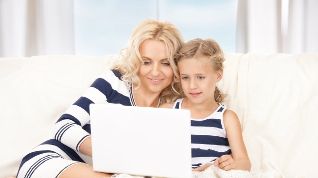 Facebook се превръща в „Бейбибук“