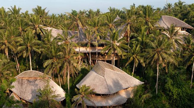 Впечатляващи бамбукови къщи в Бали