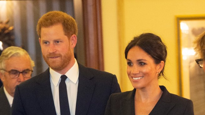 Извън протокола: Меган на събитие с по-къса рокля