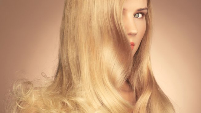 5 навика, които съсипват краищата на косата ви