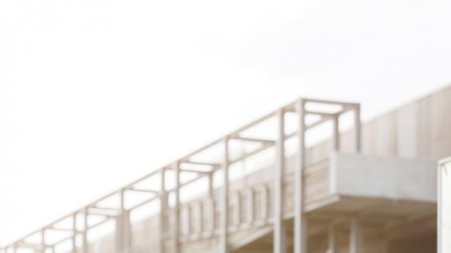 Плюсовете и минусите от работата с приятел