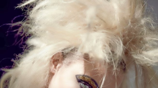 Кара Делевин: Ще ми се да имах по-секси извивки