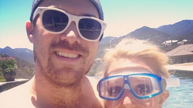 Бритни Спиърс не се е разделила с Дейвид Лукадо