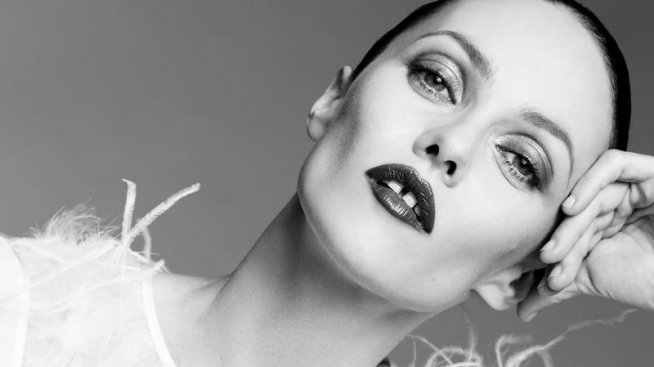 Известните модели с разстояние между предните зъби