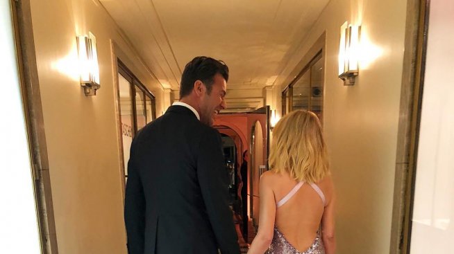 Кайли Миноуг прикова погледите на наградите на Harper's Bazaar