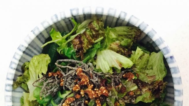 Видео рецепта: Салата с боровинки