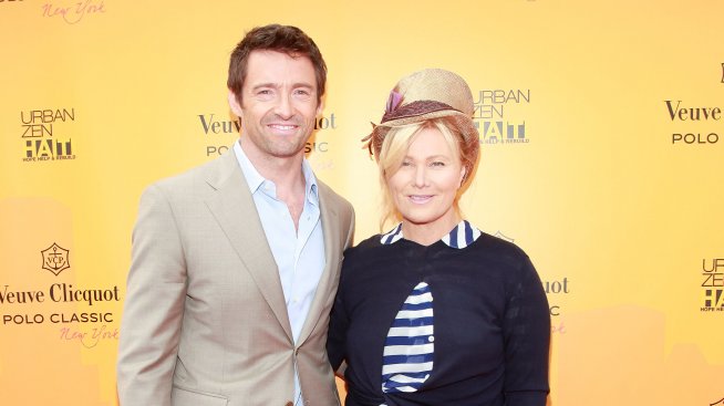 И Хю Джакман е с по-възрастна жена