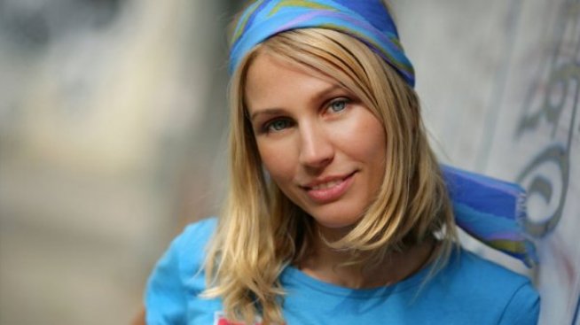 Миленита ще подгрява Manu Chao