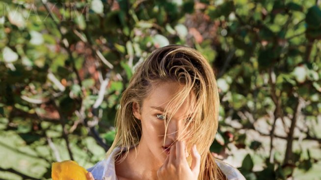 Кандис Суонепол – гола и предизвикателна