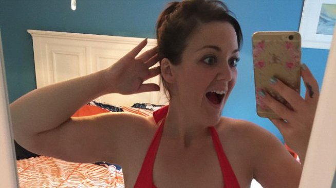 Тя се раздели със 100 кила. И влезе за първи път в бански в две части!