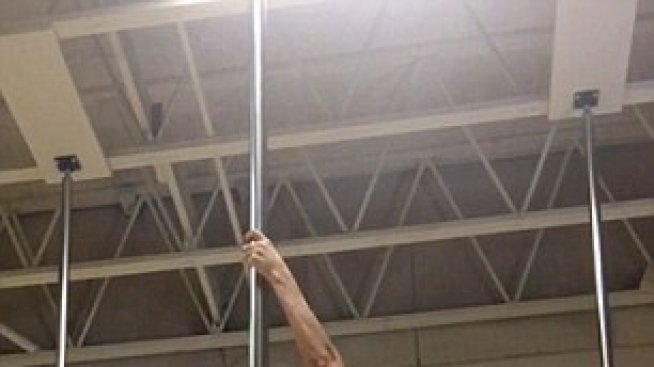 Бременна в 8-мия месец и на пилона