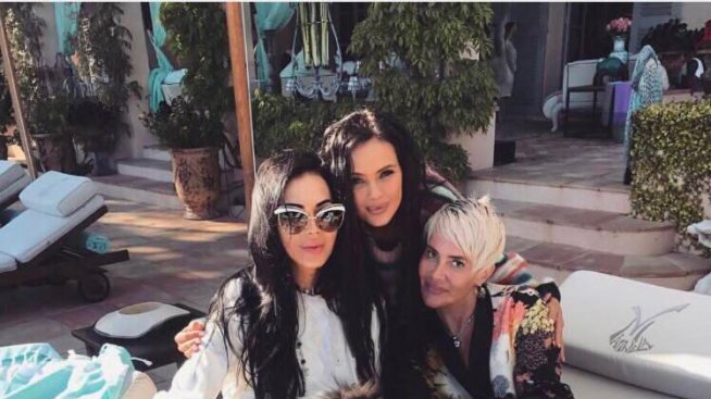 Мария под крилото на милионери в Сен Тропе