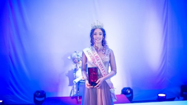 16-годишната Христина стана Царица на розата