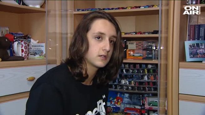 Медал за 14-годишния Мартин, който ще дари косата си на онкоболни