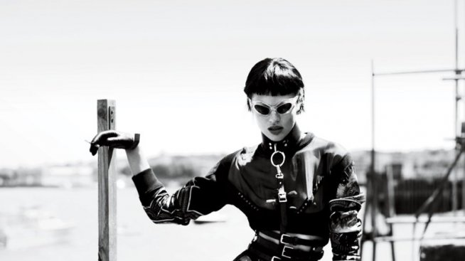 Нейно Превъзходителство Жената