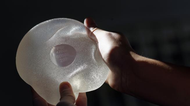 Силиконови импланти причиняват нов вид рак