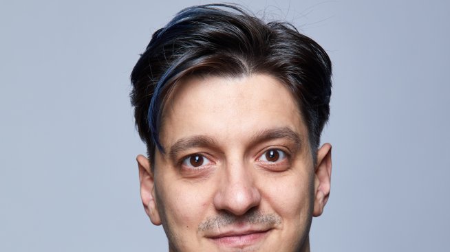 Месец на... Аврам Големечков: Как да изберем правилния цвят за косата?