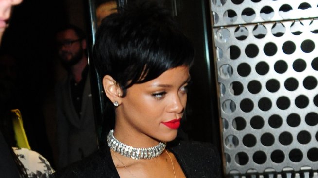 Риана, Адел и Кейти Пери търгуват целувките си