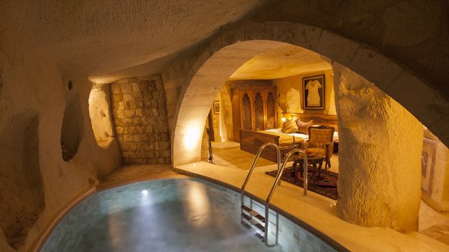 Мечтата на Фред Флинстоун: Пещерният хотел в Турция