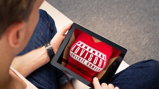 Обсебване от порното при мъжете – вреди ли на половинките им?