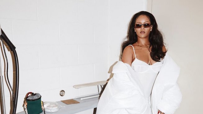 Риана става дизайнер на бельо?