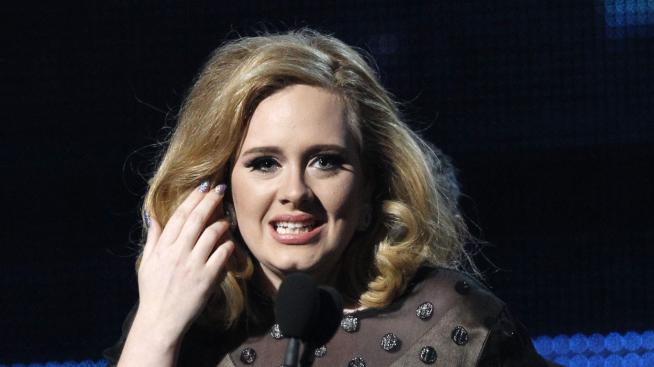 Адел не иска да гледа детето си в Лондон