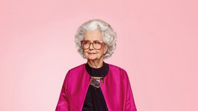 100-годишен модел във фотосесия за Vogue