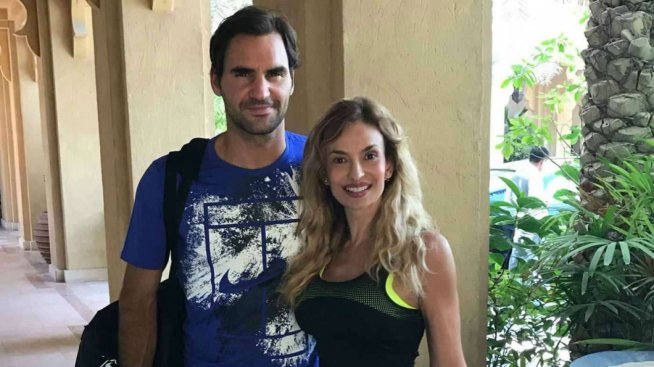 Фолкпевица сияе до легендарния Федерер