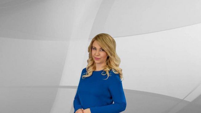 В стаята влезе мъж с червени обувки...