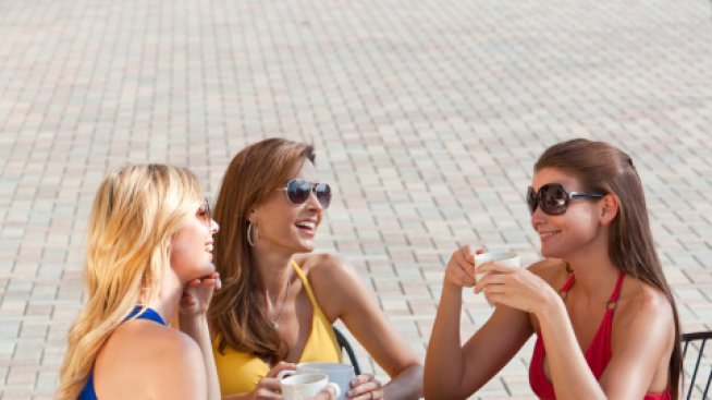 Как приятелките ви могат да ви помогнат да отслабнете