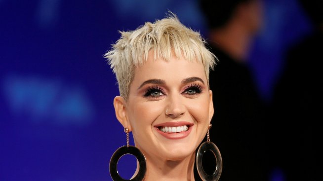 Кейти Пери разкритикува роклята на Маркъл