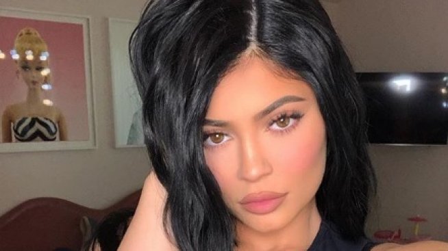 Кайли Дженър със съвети за плоско коремче