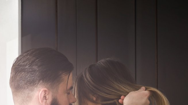 Добре или зле е да имате връзка с човек от вашата зодия