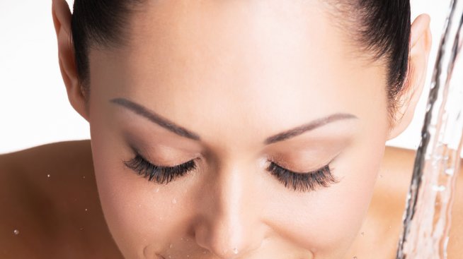 Знаете ли как да почиствате грима си?