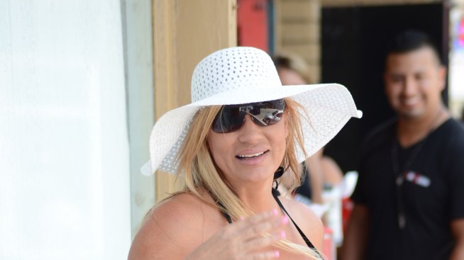 Кой се бори за най-големите гърди в света?