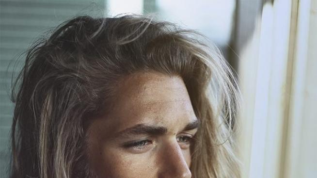 Най-горещият мъж модел прилича на Исус