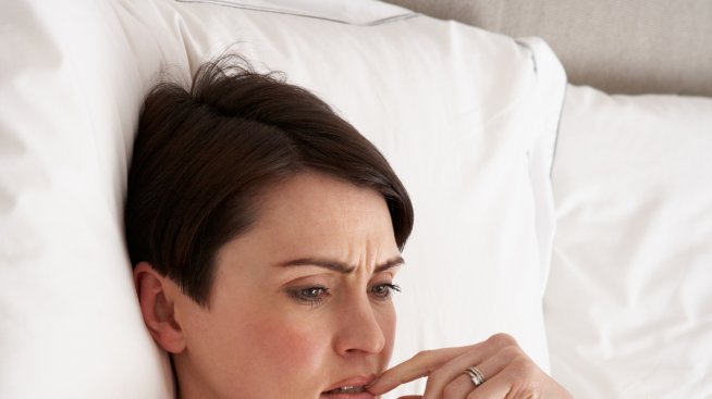 Жените спят по-малко от мъжете, но прекарват повече време в леглото