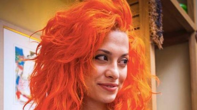 Дръзкият цвят на Джули Лепоева