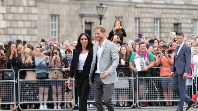 Меган Маркъл страда по Костюмари