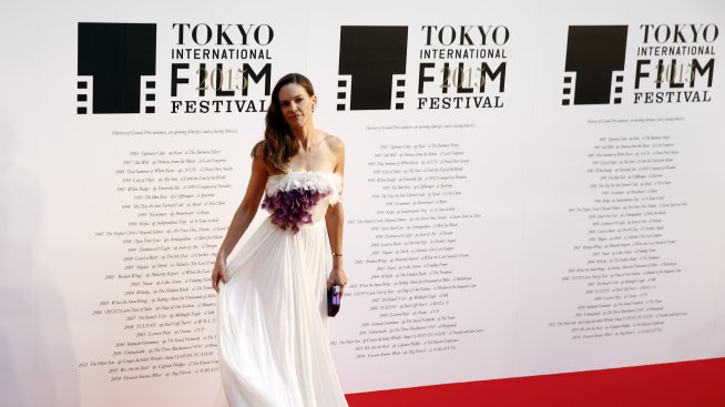 Хилари Суонк се омъжи тайно