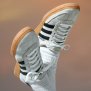 Историята на феноменалните маратонки adidas Handball Spezial