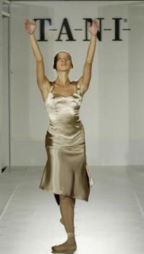 Ревюто на карловската модна къща Тани в столичния Шератон беше открито от прима-балерината на Националната опера Диляна Никифорова.