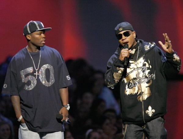 50 Сент и LL Cool J връчиха награда за най-добър клип на изпълнителка, но бяха оставили провикативния си език на входа на залата