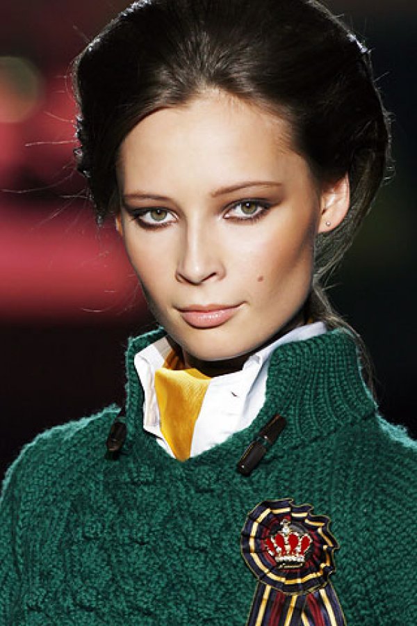 И обратно на подиума, в случая за DSquared2