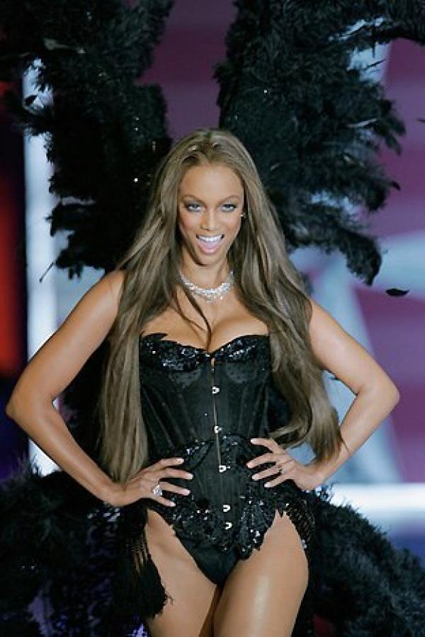 През 2001 г. Тайра стана част от ангелите на Victoria's Secret - признание, че една манекенка е стигнала абсолючния връх. Година преди това Тайра създаде шоуто "Следващият топ модел на Америка" и доказа, че има